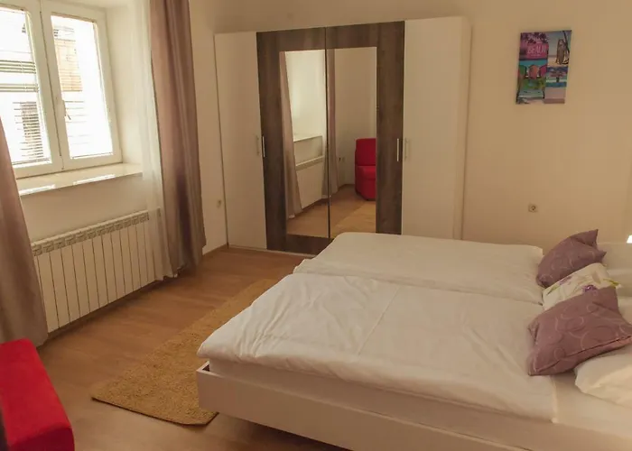 Domi * Novi Vinodolski
