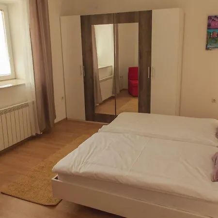 Domi * Нови-Винодолски